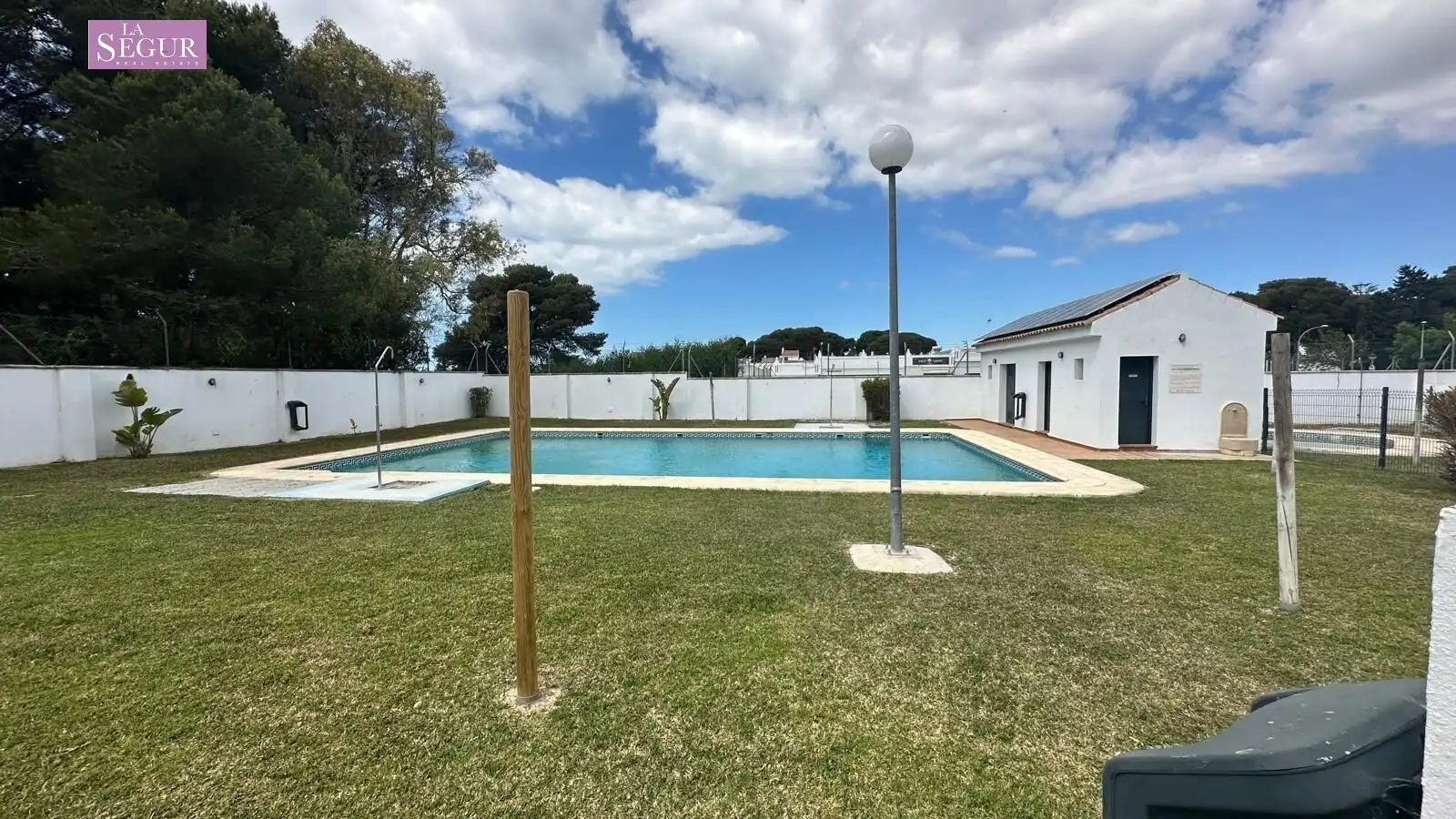 Swimming pool of Flat for sale in Conil de la Frontera  with Terrace, Furnished and Community pool