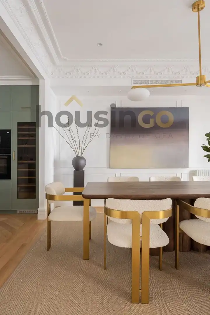 Dining room of Flat for sale in Madrid  with Air Conditioner, Heating and Parquet flooring