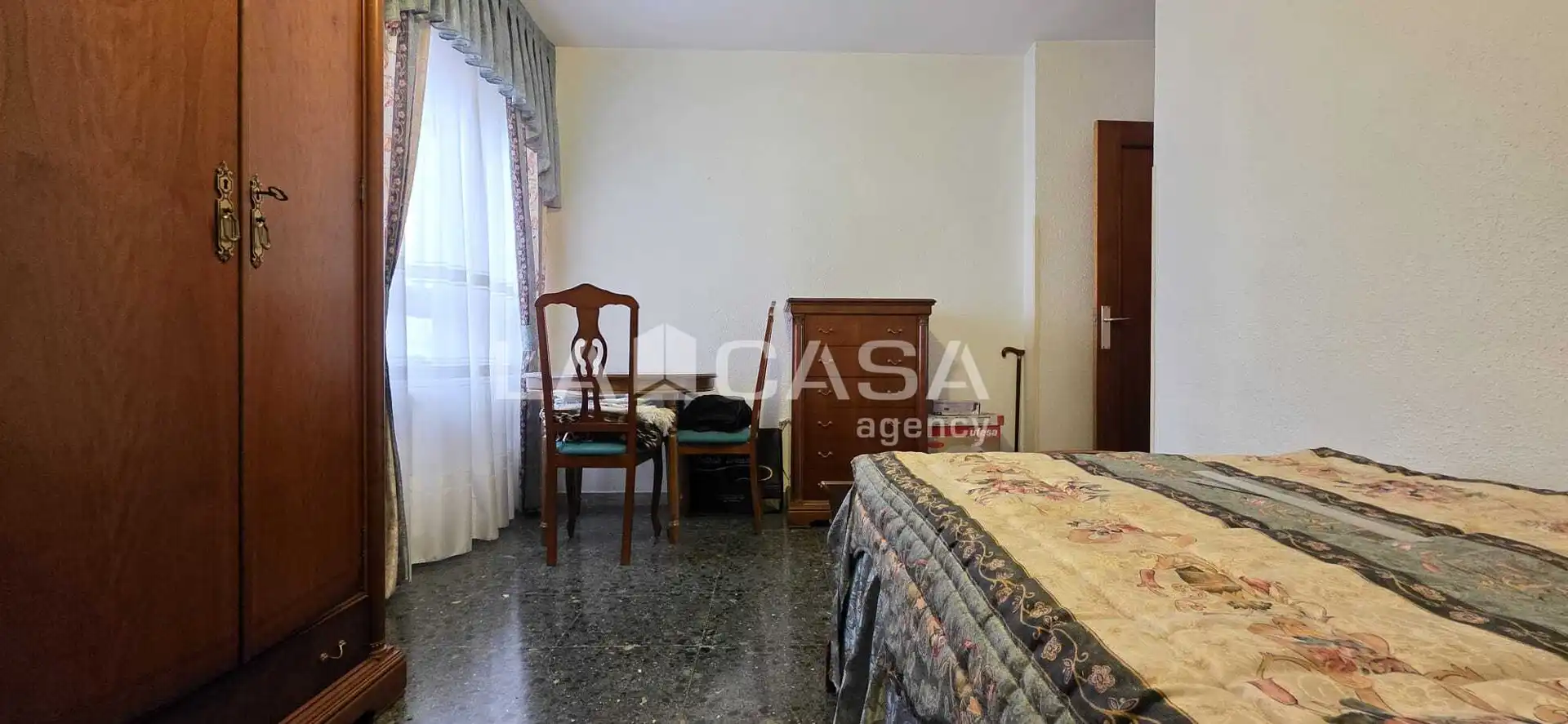 Habitación de Piso en venta en Valladolid con Calefacción, Trastero y Balcón