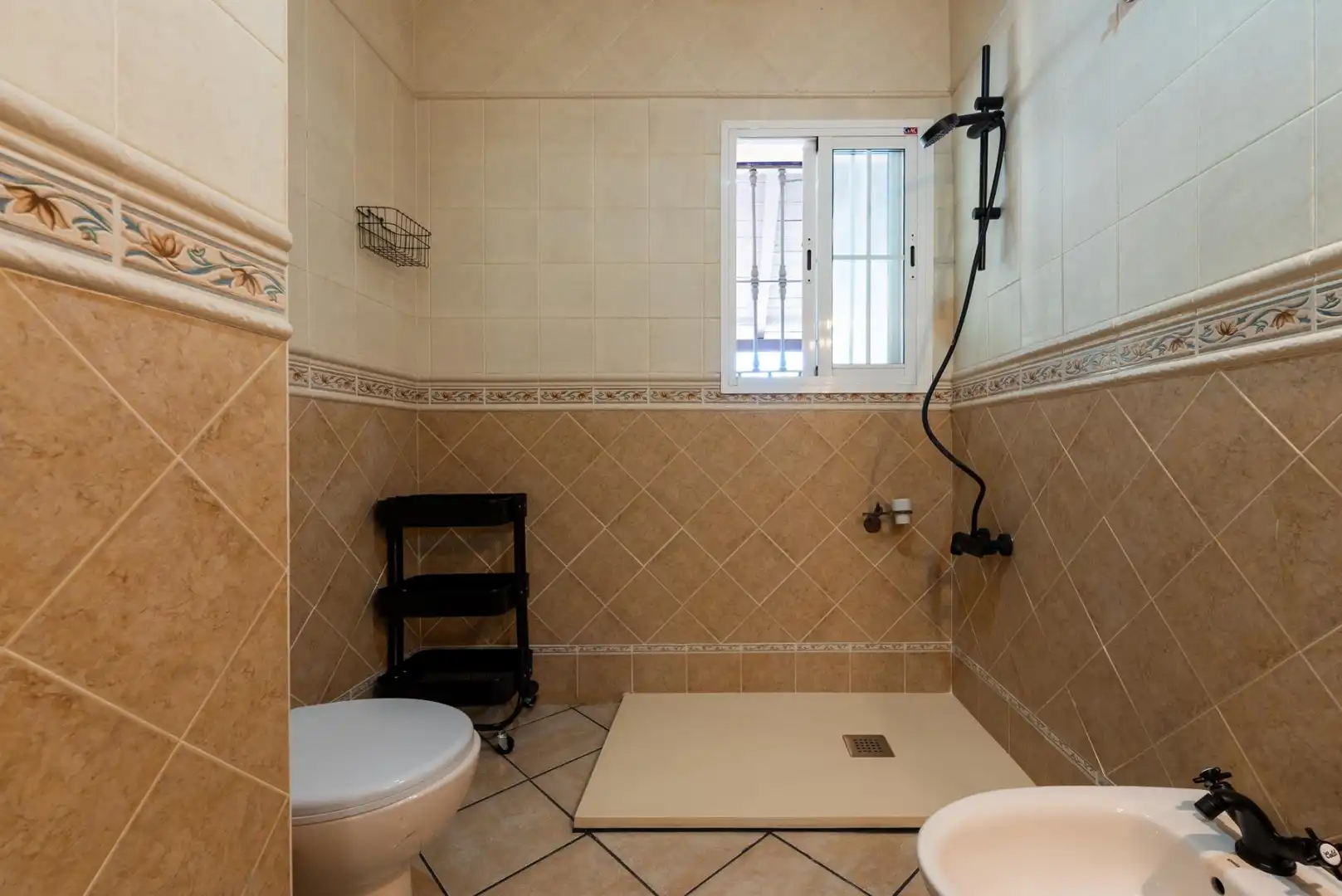 Baño de Casa o chalet en venta en Palomares del Río con Aire acondicionado, Calefacción y Jardín privado