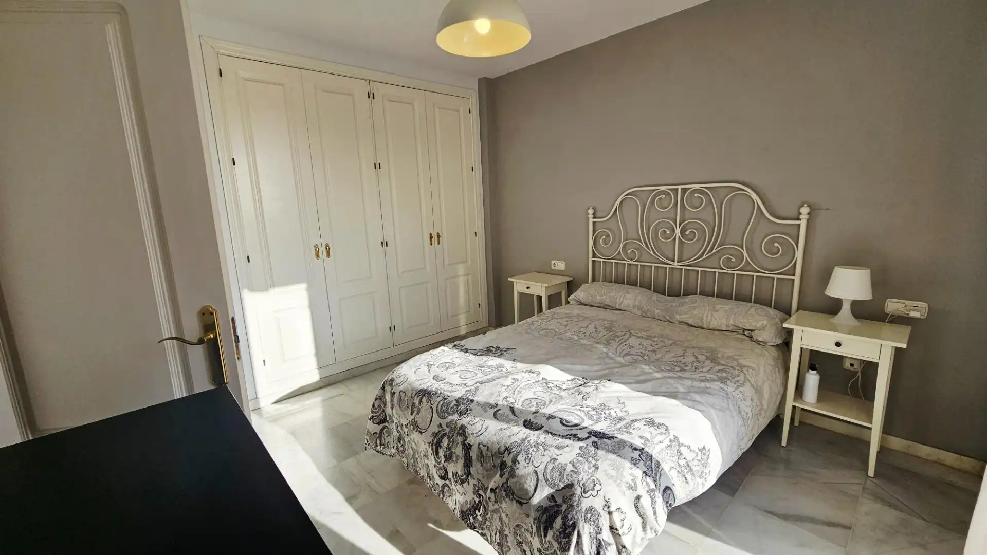 Dormitori de Casa adosada en venda en Benalmádena amb Aire condicionat, Jardí privat i Terrassa