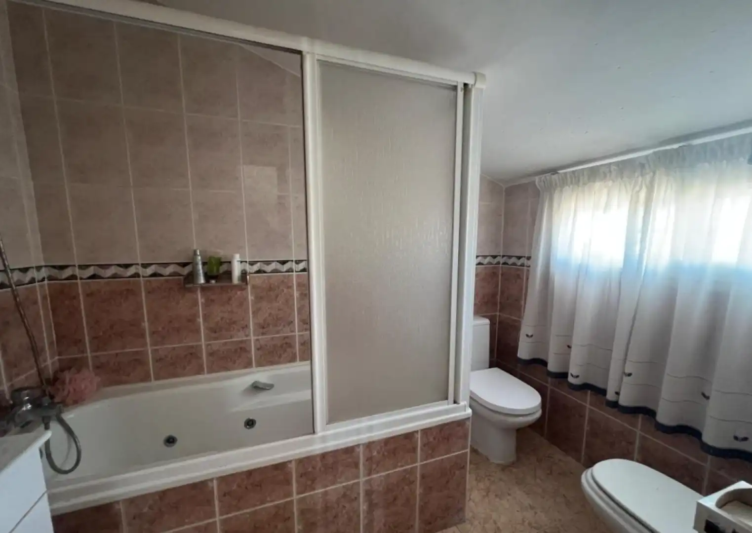Bany de Casa adosada en venda en Vilassar de Mar amb Jardí privat, Terrassa i Piscina