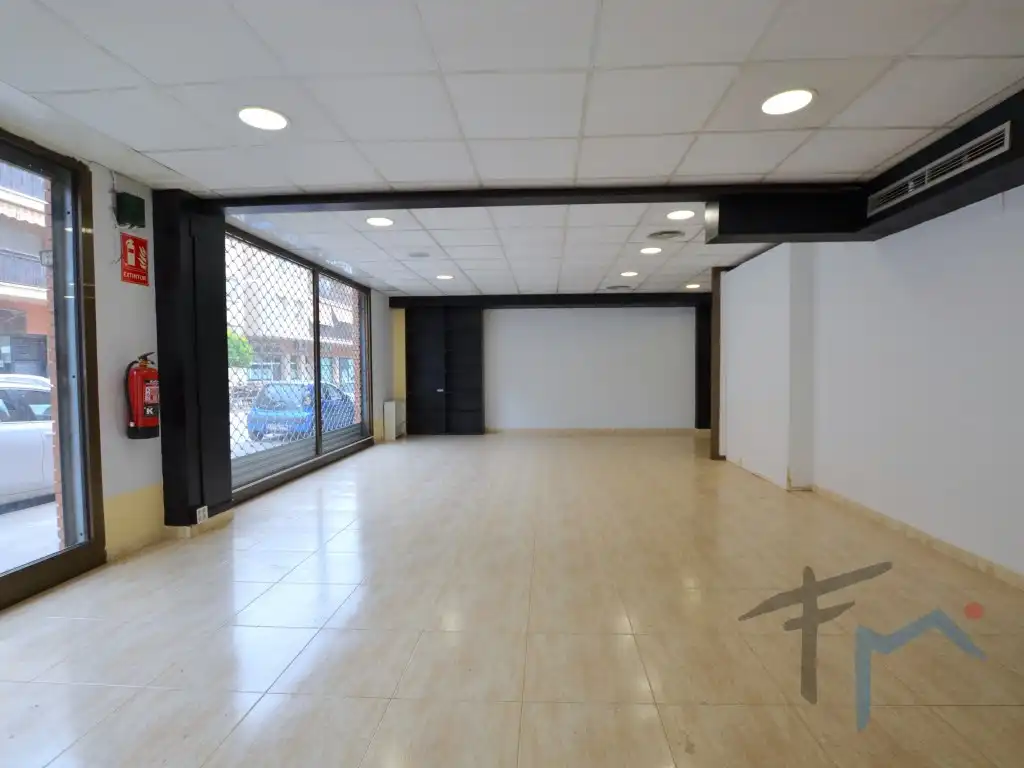 Gewerbefläche zum Verkauf in Avenida Linia La, imagen 3