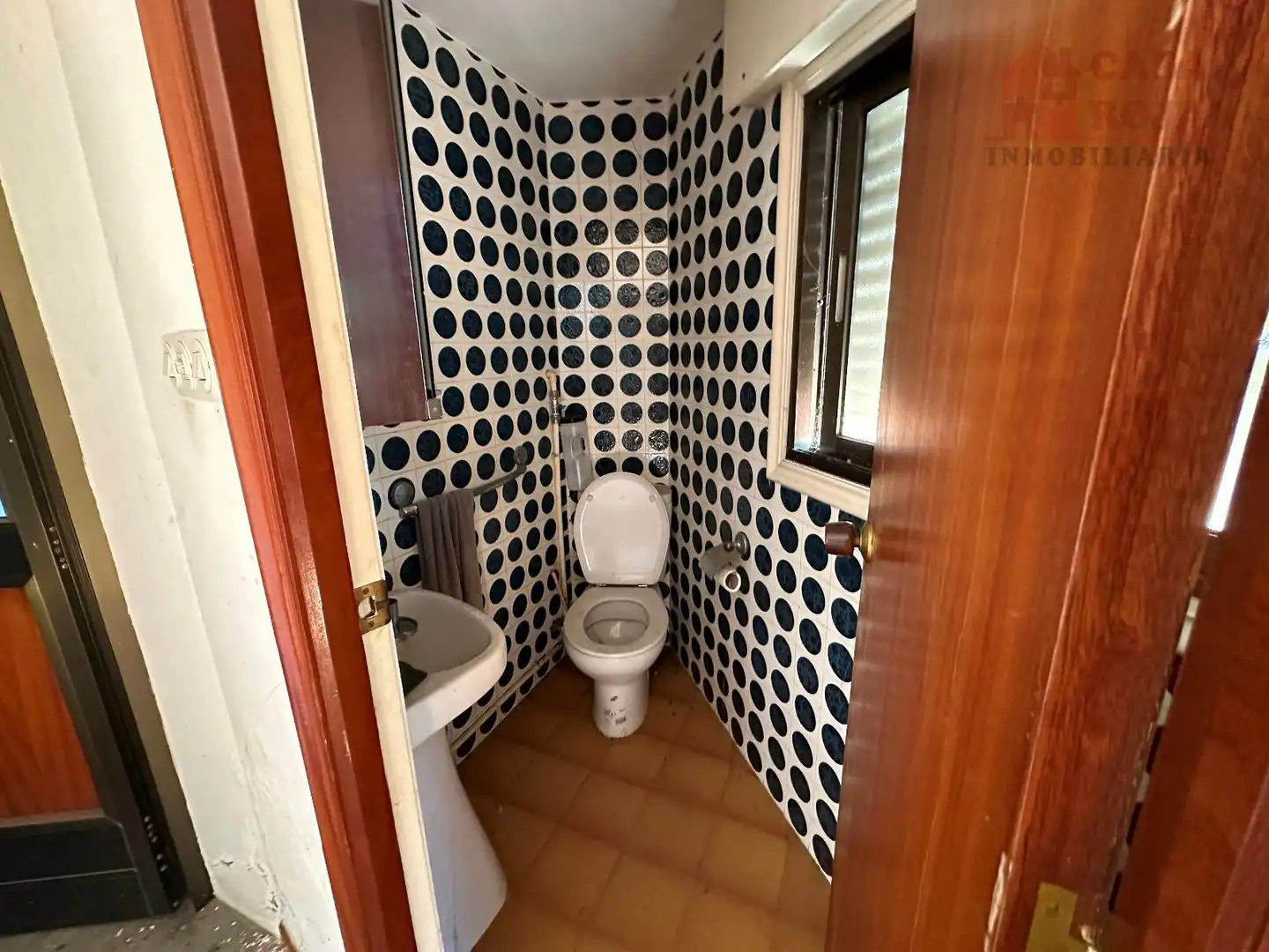 Badezimmer von Fabrikhallen zum Verkauf in Moaña