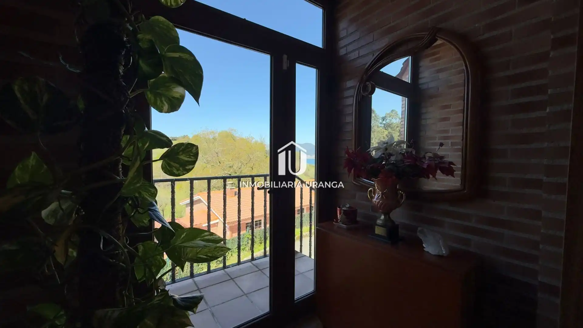 Vista exterior de Casa o chalet en venta en Laredo con Calefacción y Terraza