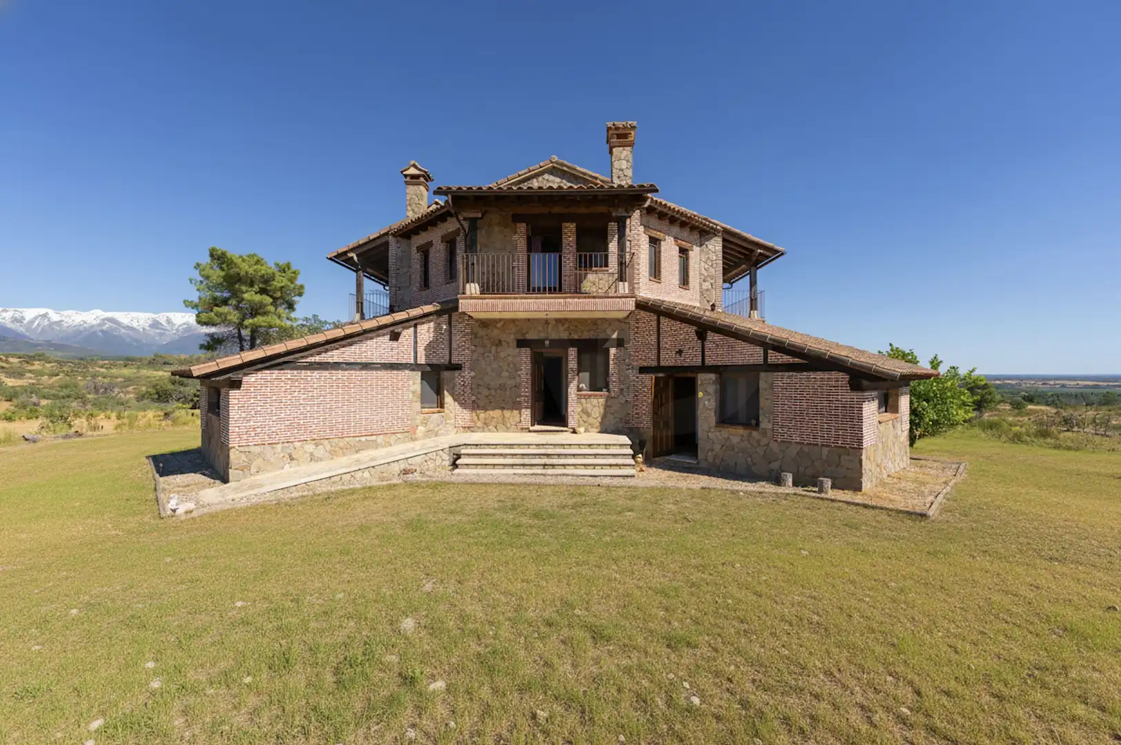 Vista exterior de Casa o chalet en venta en Villanueva de la Vera con Calefacción y Terraza