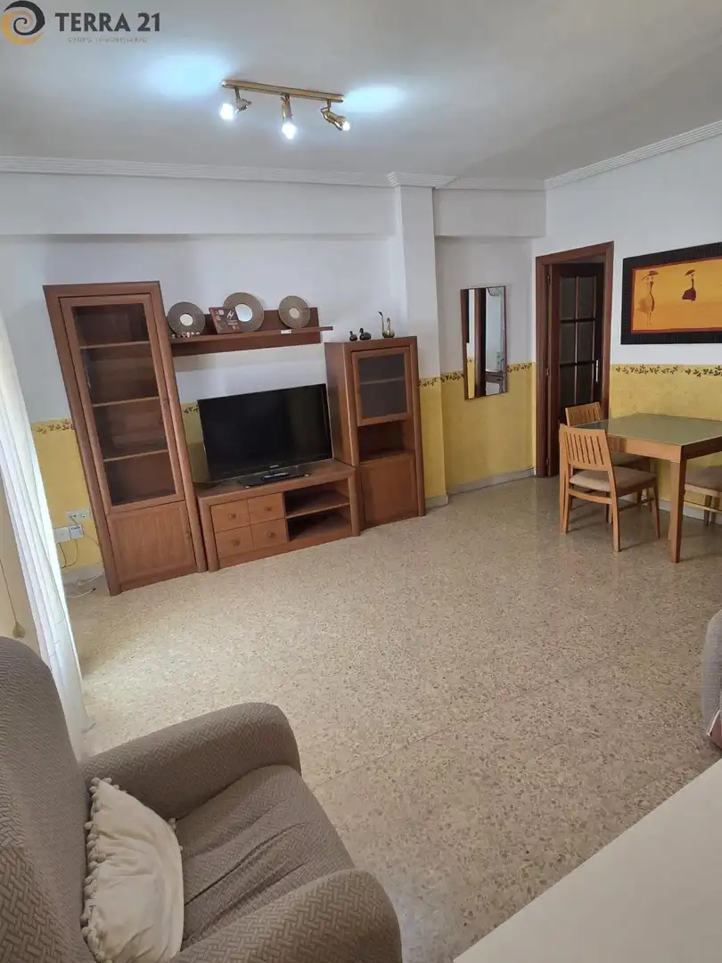 Flat with terrace to rent in Belén - San Roque, imagen 2