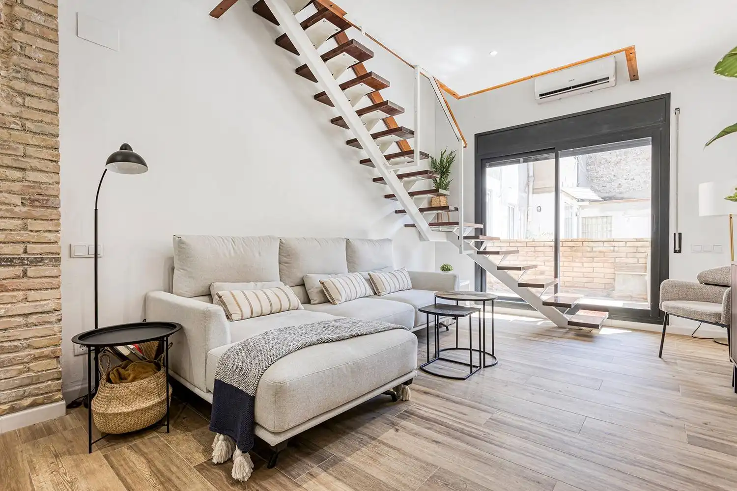 Living room of Houses for sale in Igualada  with Air Conditioner, Heating and Terrace