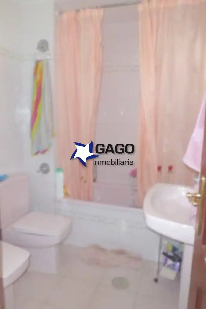 Bathroom of Flat for rent in Córdoba  with Air Conditioner, Heating and Terrace