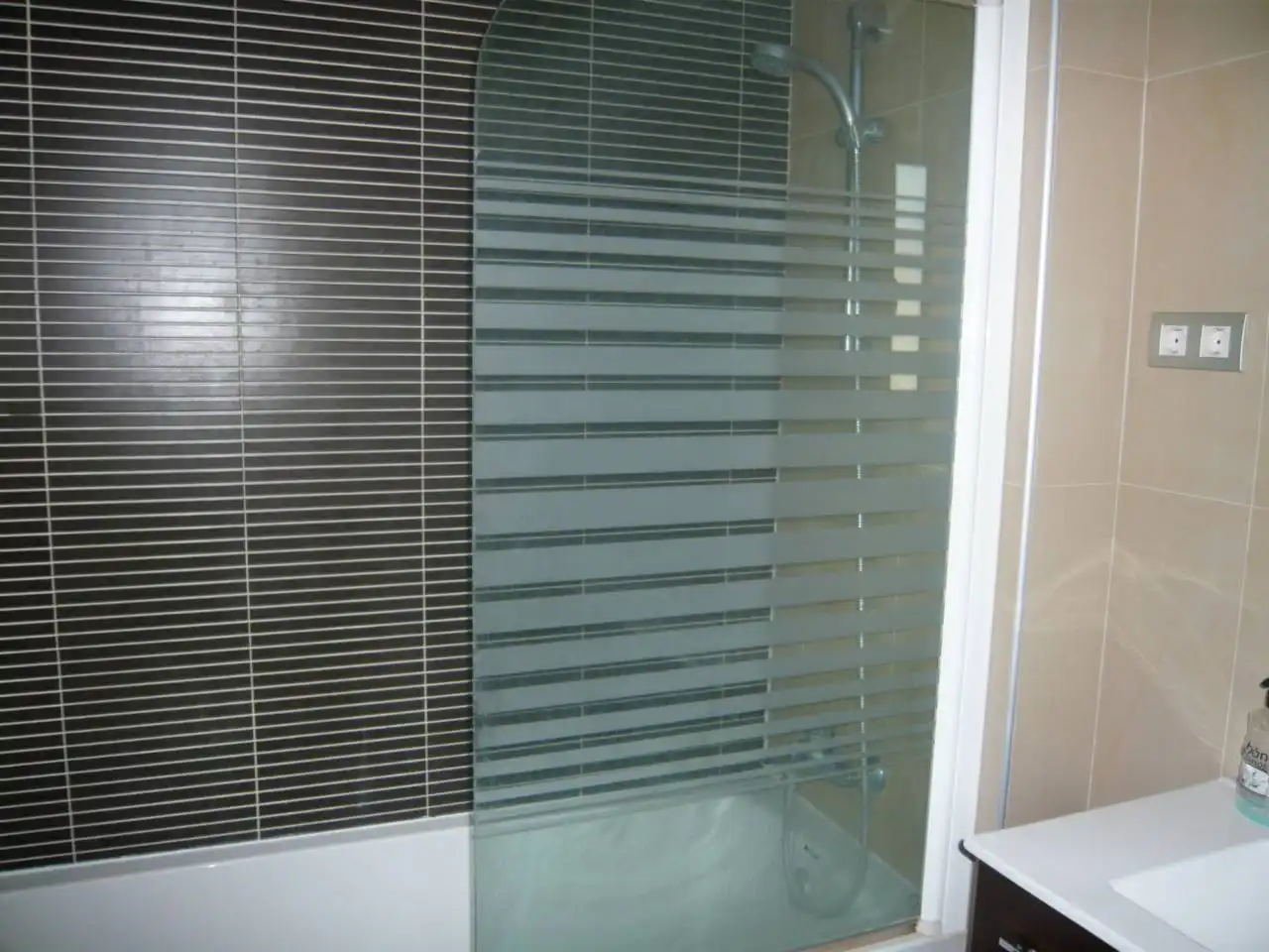 Baño de Piso de alquiler en Terrassa con Aire acondicionado, Parquet y Terraza