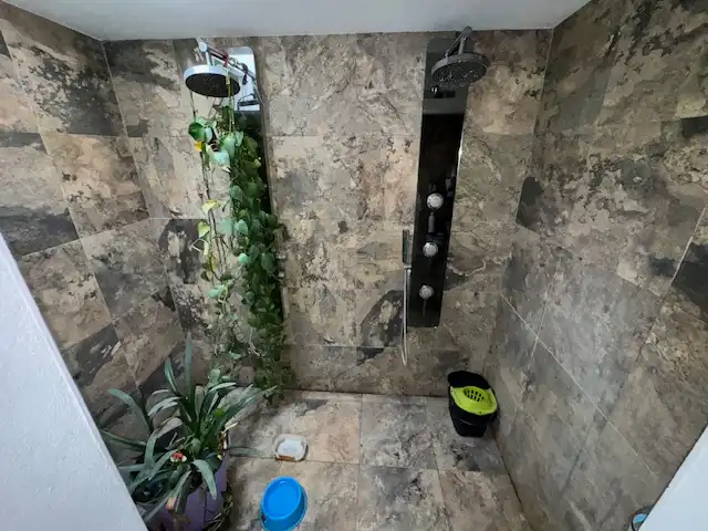 Bany de Casa adosada en venda en Anglès amb Calefacció, Jardí privat i Terrassa