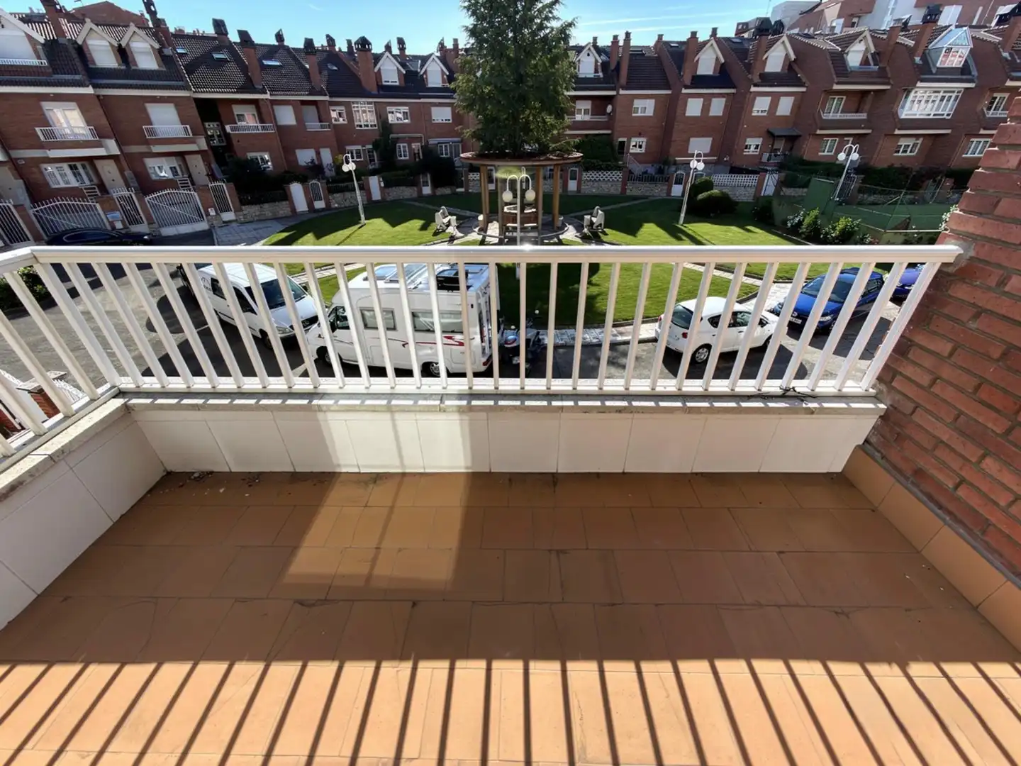 Terraza de Casa adosada en venta en San Andrés del Rabanedo con Calefacción, Jardín privado y Parquet