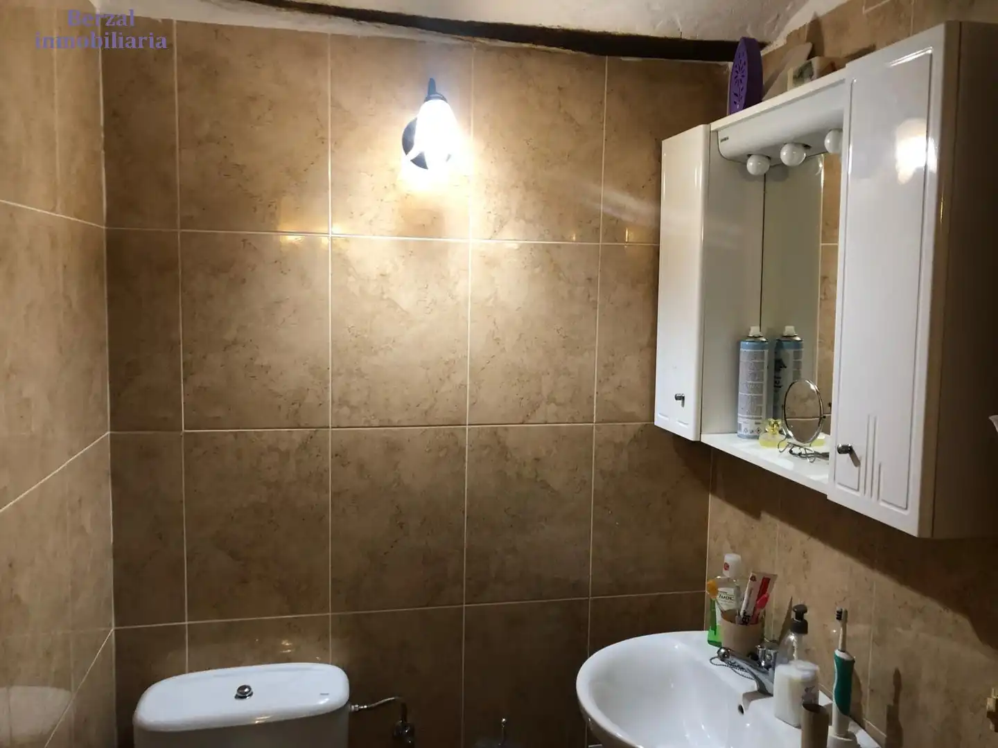 Bany de Casa o xalet en venda en Baños de Río Tobía amb Traster, Moblat i Balcó