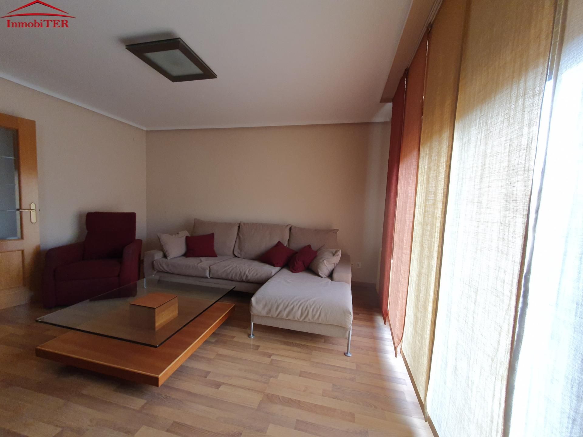 Casa adosada de lloguer a Ensanche - Fuenfresca