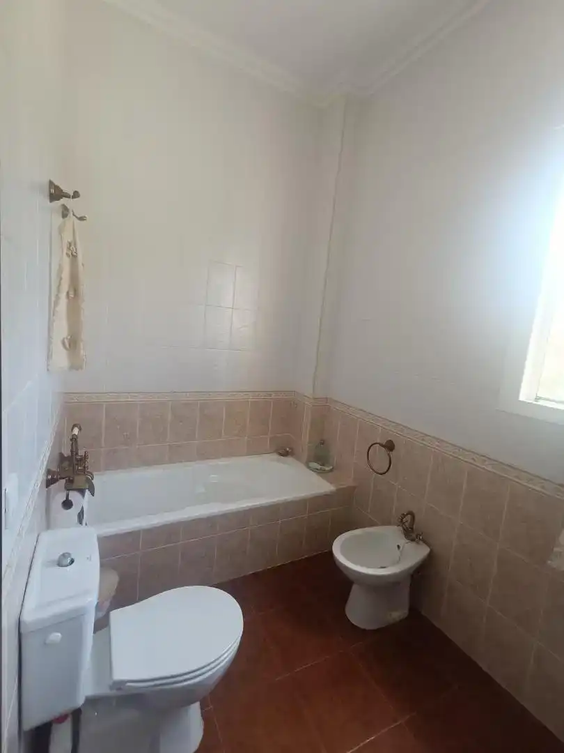 Bany de Casa o xalet en venda en Trigueros amb Aire condicionat i Piscina