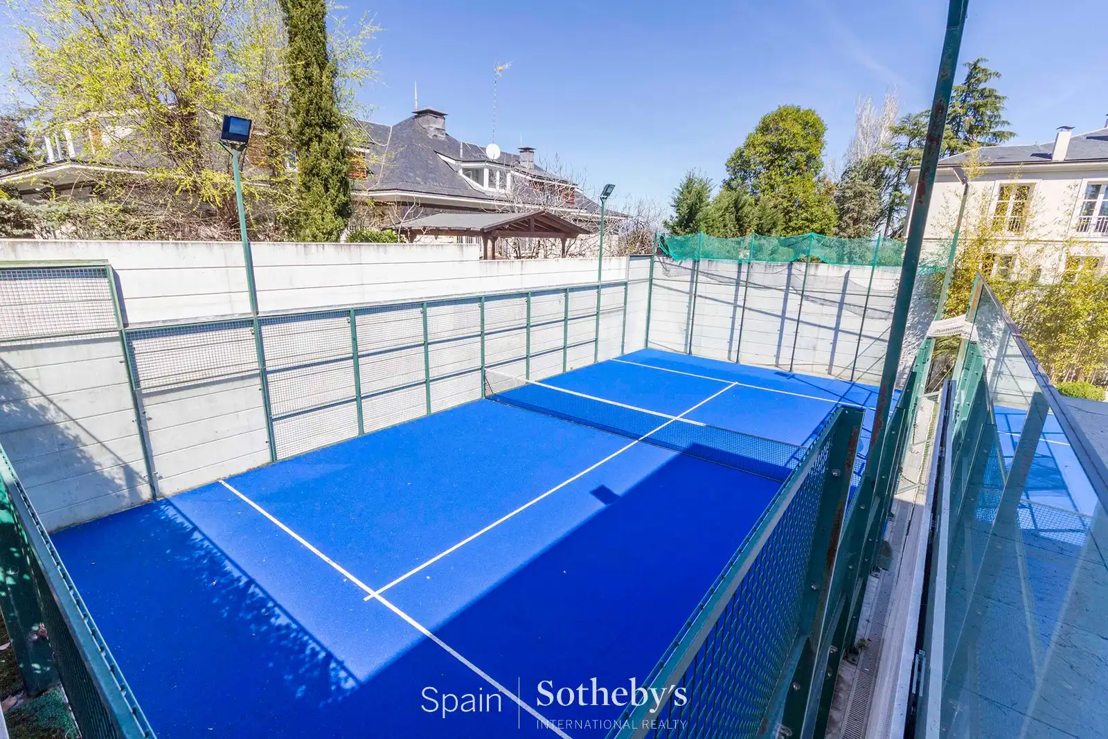 Vista exterior de Casa o chalet en venta en Madrid con Aire acondicionado, Calefacción y Jardín privado