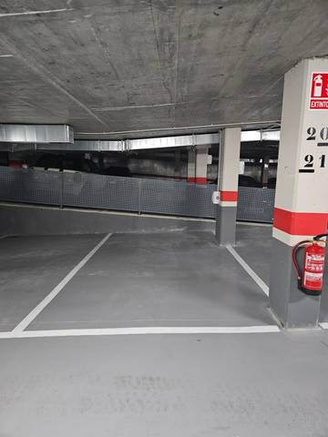 Garaje en Alquiler en Calle La Rua en Casco Antiguo