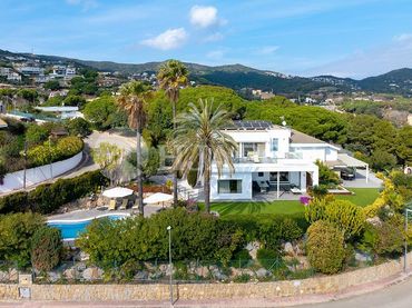 Casa con piscina in vendita a Alella