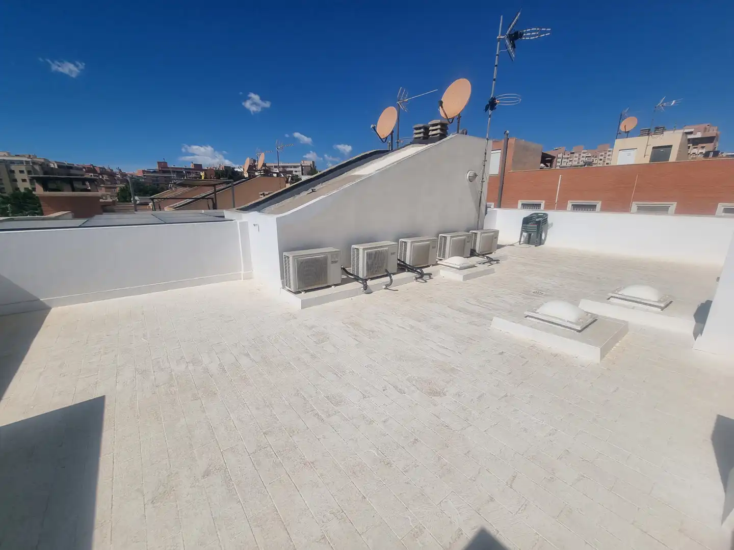 Terrassa de Casa o xalet en venda en Almería amb Aire condicionat, Calefacció i Jardí privat