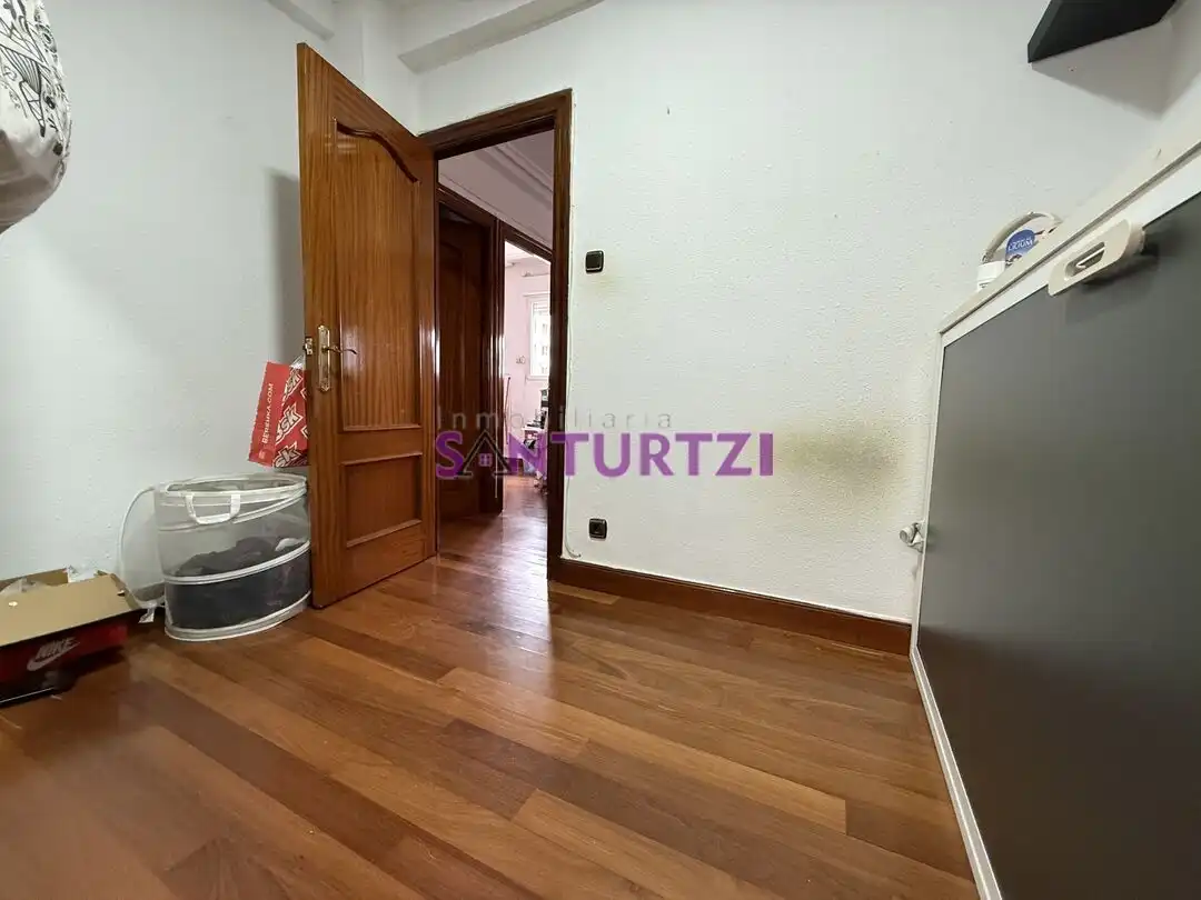 Bedroom of Flat for sale in Santurtzi   with Heating