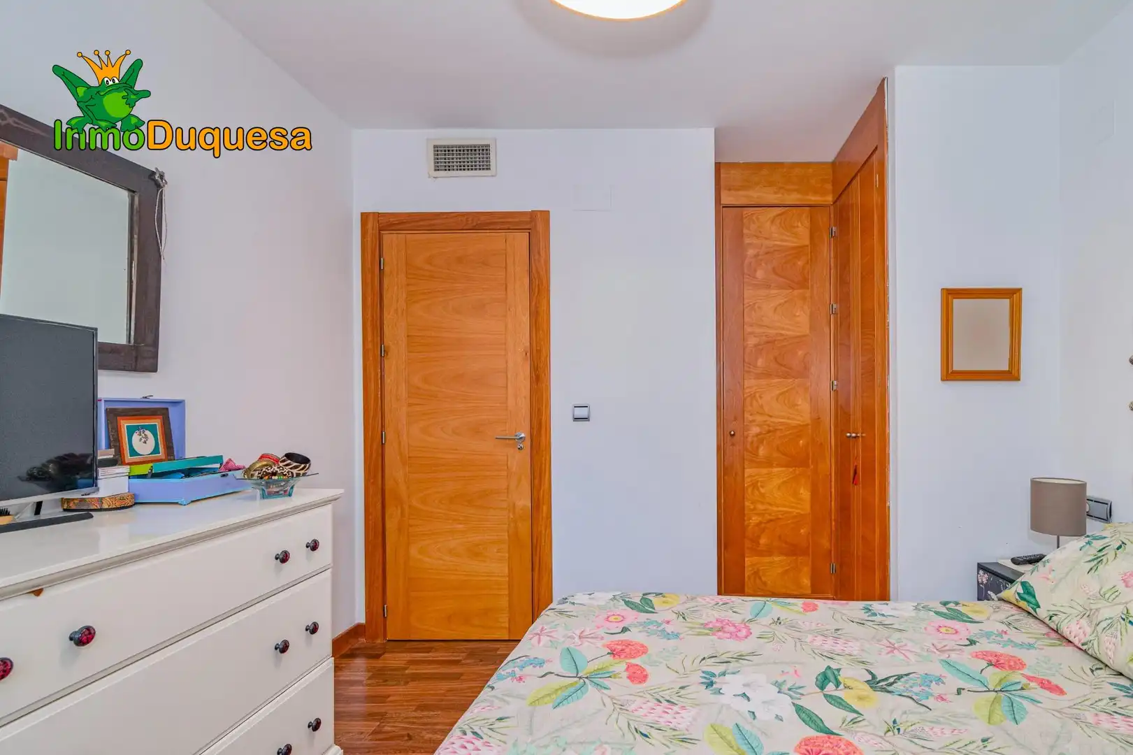 Habitación de Piso en venta en Granada con Aire acondicionado, Calefacción y Jardín privado