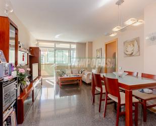 Living room of Flat for sale in L'Hospitalet de Llobregat  with Furnished, Oven and Balcony