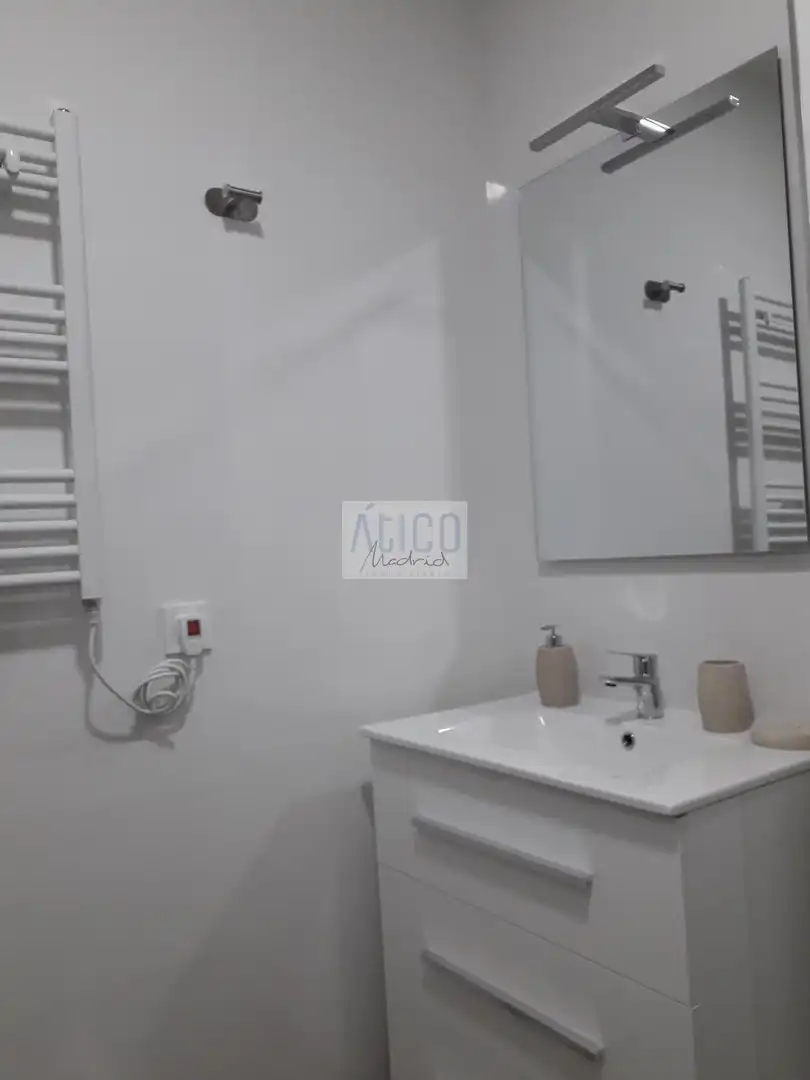 Badezimmer von Wohnung zur Miete in Puertollano mit Klimaanlage, Heizung und Terrasse