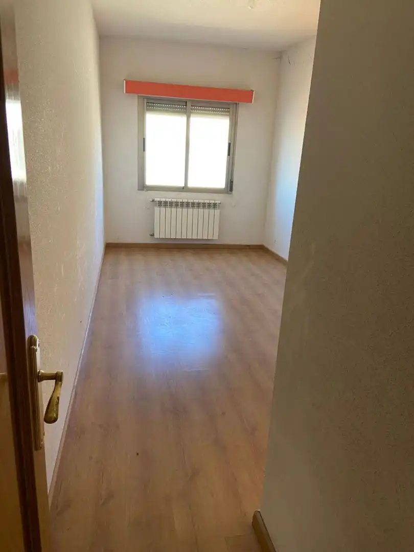 Habitación de Casa adosada en venta en Villarrubia de los Ojos con Calefacción, Terraza y Trastero