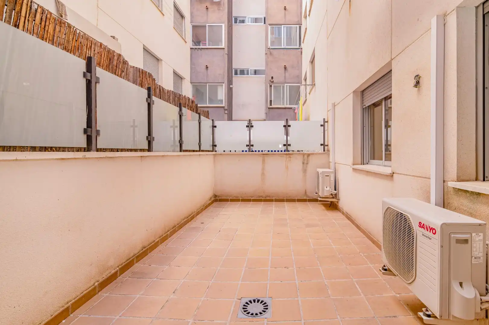Terrassa de Planta baixa en venda en Alhendín amb Aire condicionat, Jardí privat i Terrassa