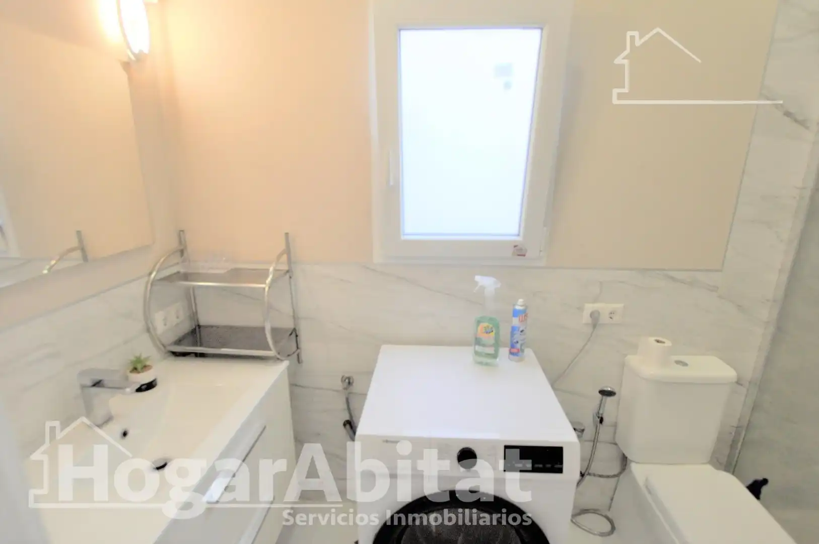 Baño de Piso en venta en Valencia con Aire acondicionado, Calefacción y Amueblado