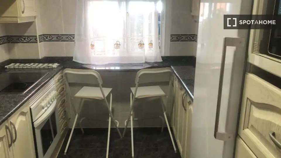 Cocina de Piso de alquiler en Madrid con Aire acondicionado, Calefacción y Amueblado