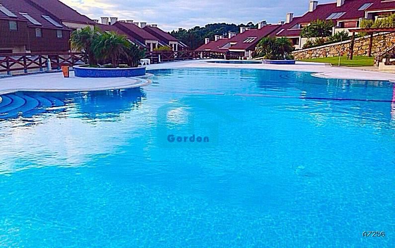 Piscina de Casa o chalet en venta en O Grove   con Calefacción, Parquet y Terraza