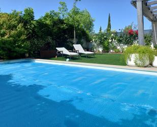 Piscina de Pis per a compartir en Villanueva de la Cañada amb Aire condicionat i Calefacció