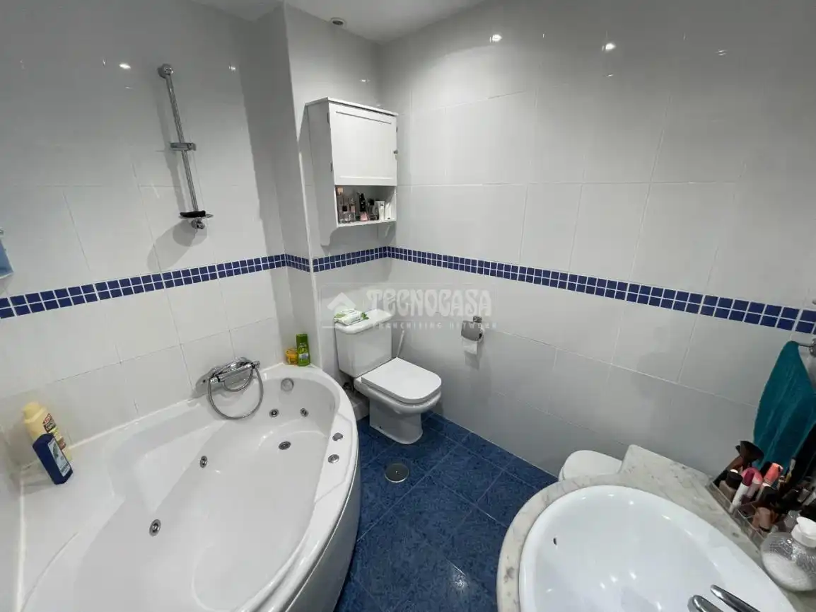 Baño de Piso en venta en Meco con Calefacción y Terraza