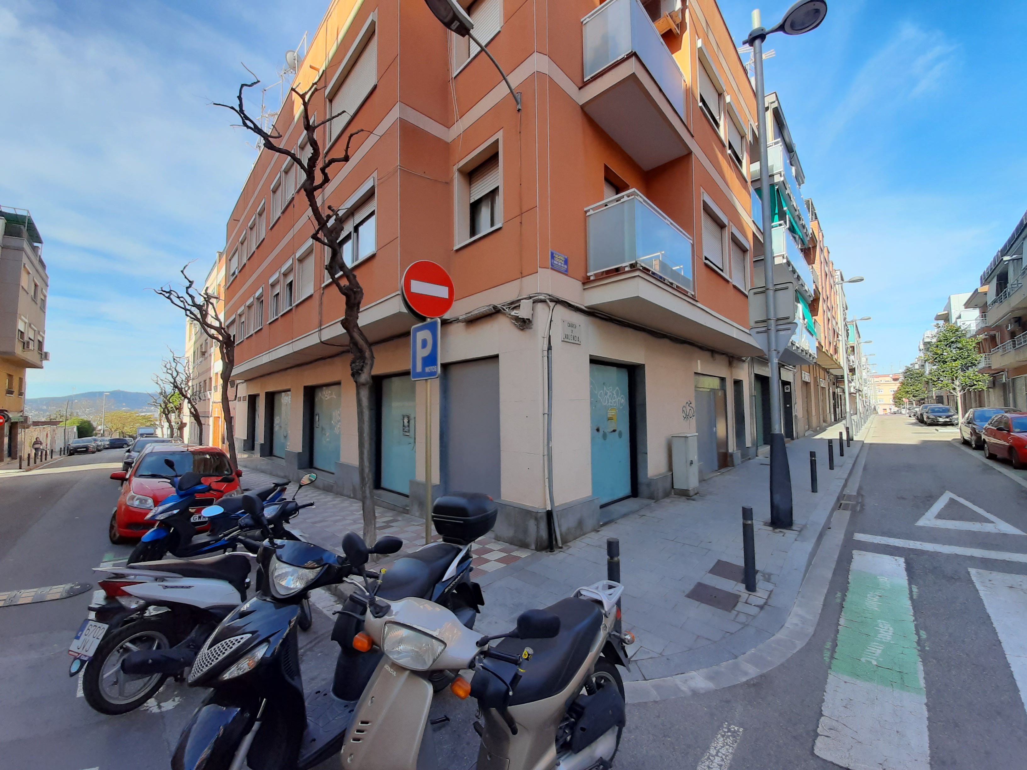 Exterior view of Premises for sale in Esplugues de Llobregat  with Air Conditioner