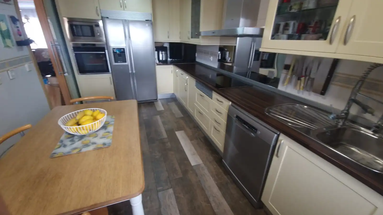 Cocina de Casa adosada en venta en Valdemoro con Aire acondicionado, Calefacción y Jardín privado