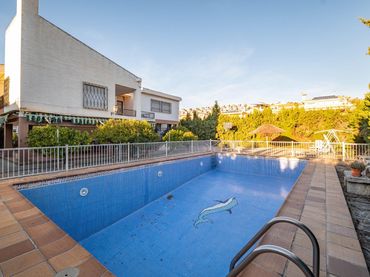 Villa mit Balkon zum Verkauf in Calle Carril de Santo Domingo