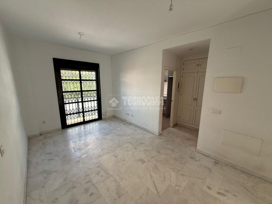 Dormitori de Àtic en venda en  Sevilla Capital amb Aire condicionat, Calefacció i Terrassa