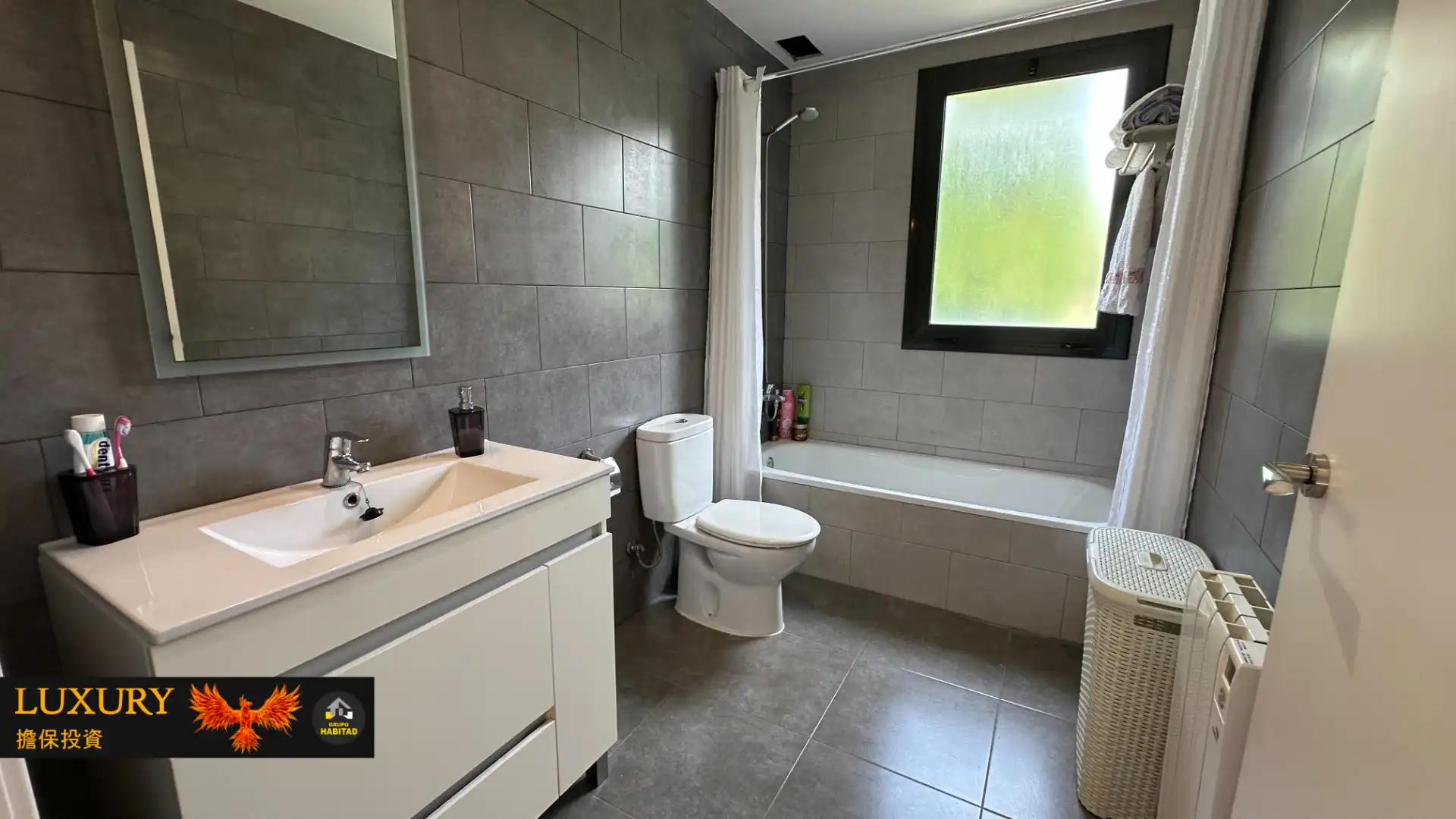 Badezimmer von Haus oder Chalet zum Verkauf in Cunit mit Heizung, Privatgarten und Schwimmbad