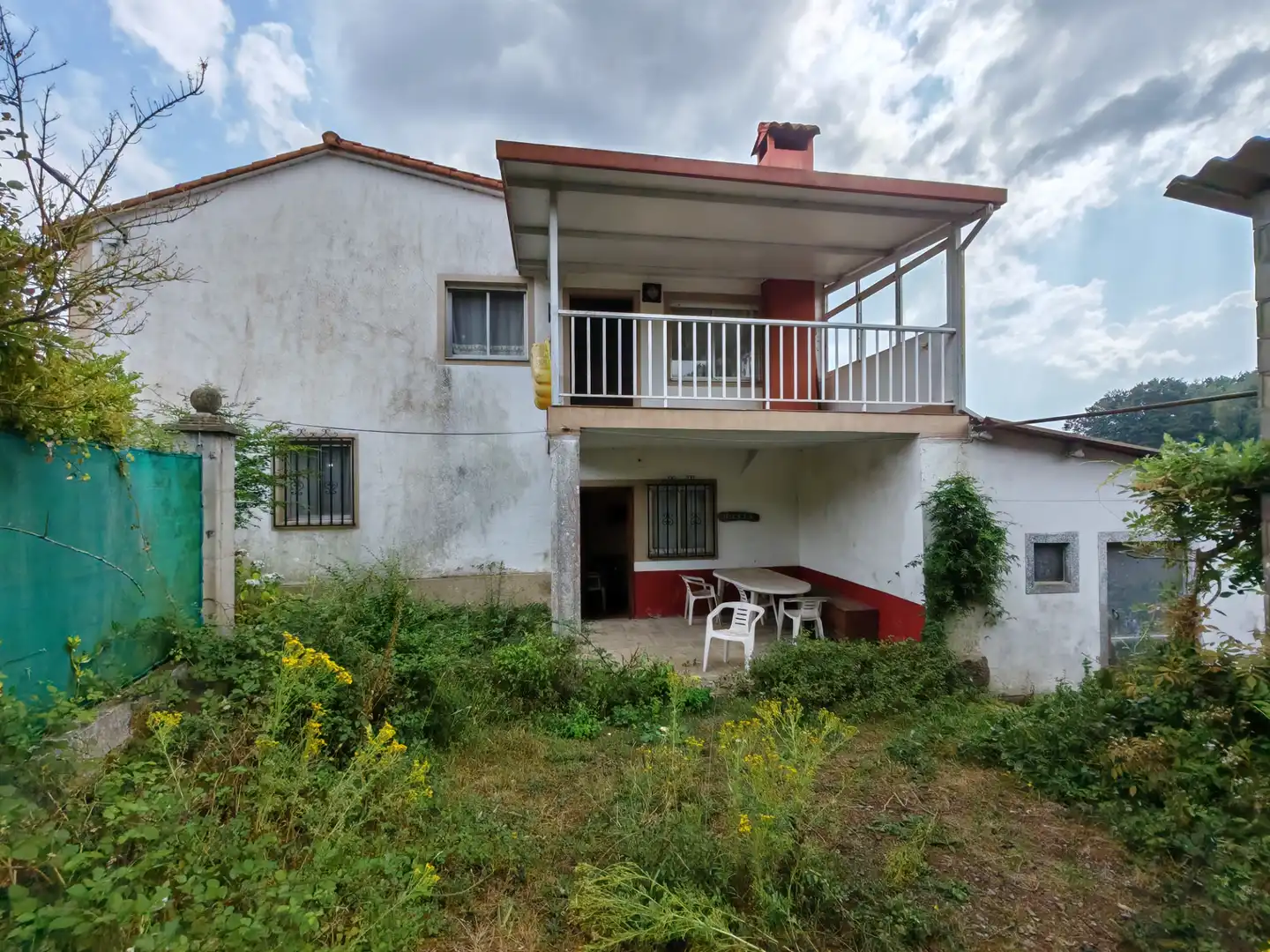 Vista exterior de Casa o xalet en venda en O Pino  amb Jardí privat, Terrassa i Moblat