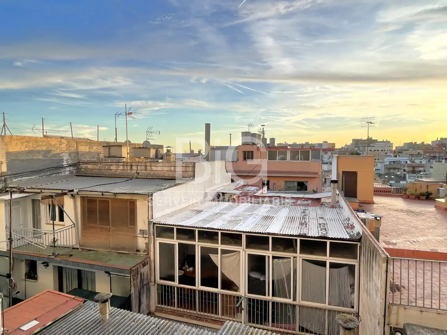 Vista exterior de Ático en venta en Mataró con Terraza, Trastero y Balcón