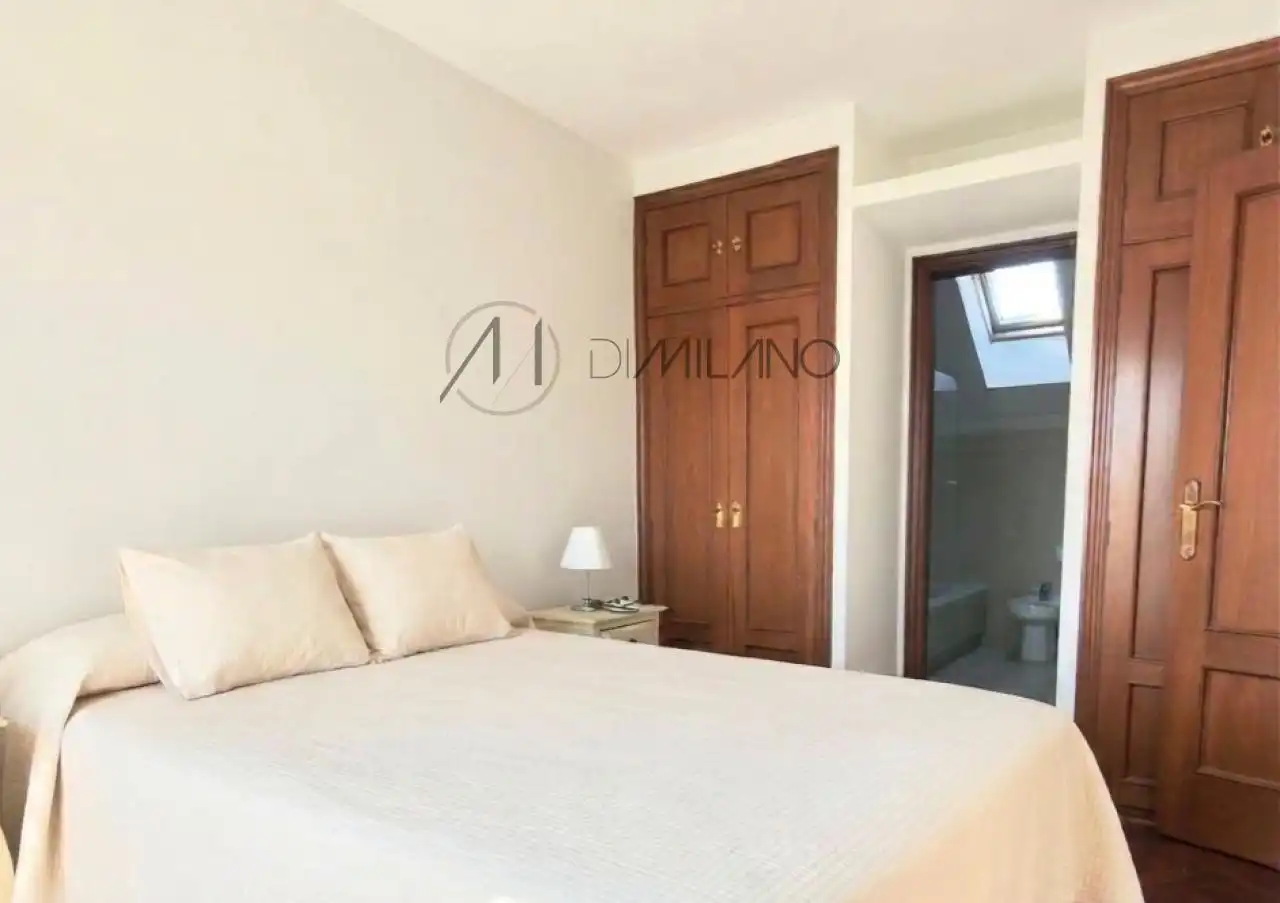 Bedroom of Flat for rent in Vigo   with Heating, Terrace and Storage room