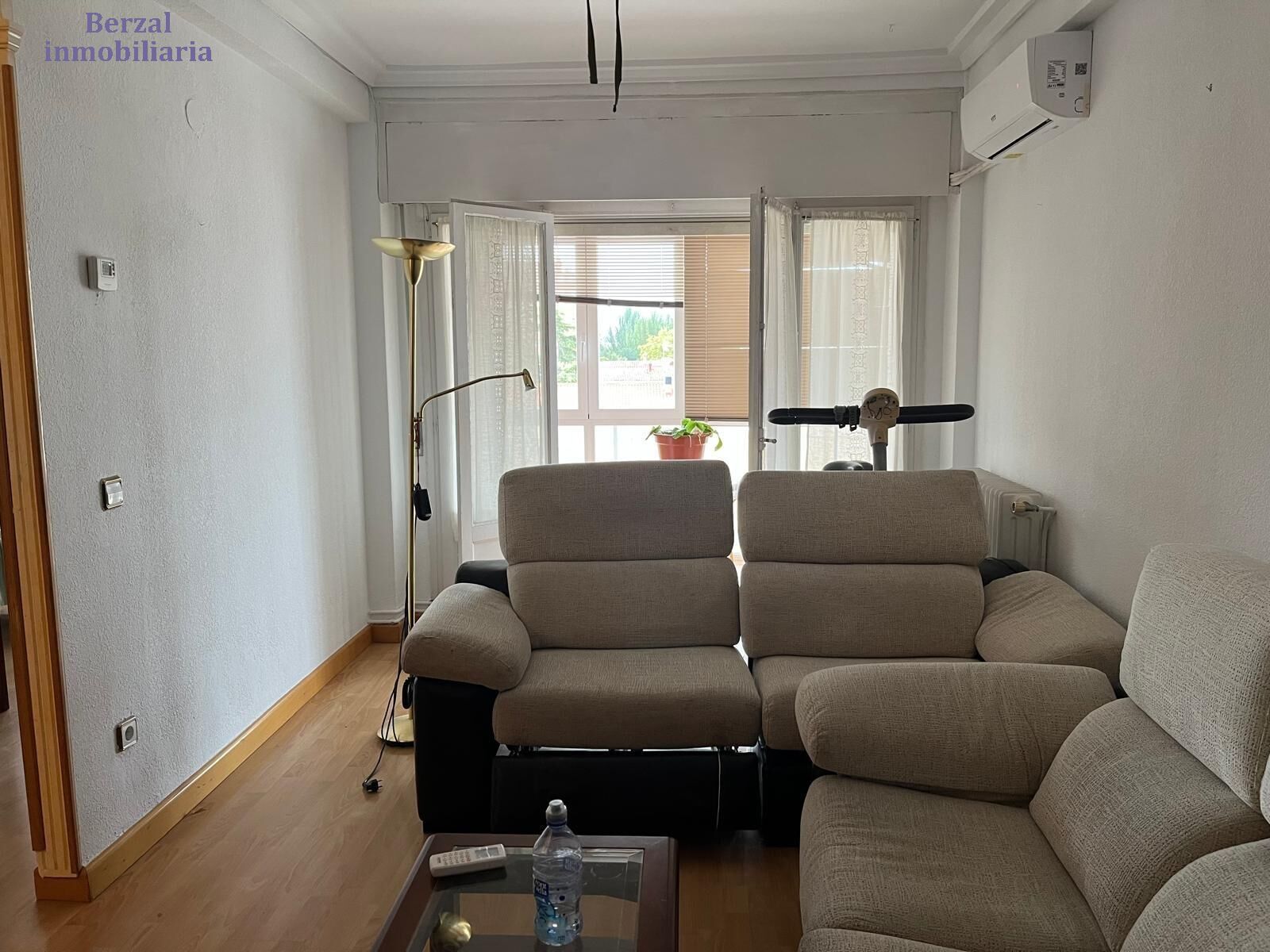 Living room of Flat for sale in  Logroño  with Air Conditioner, Heating and Terrace