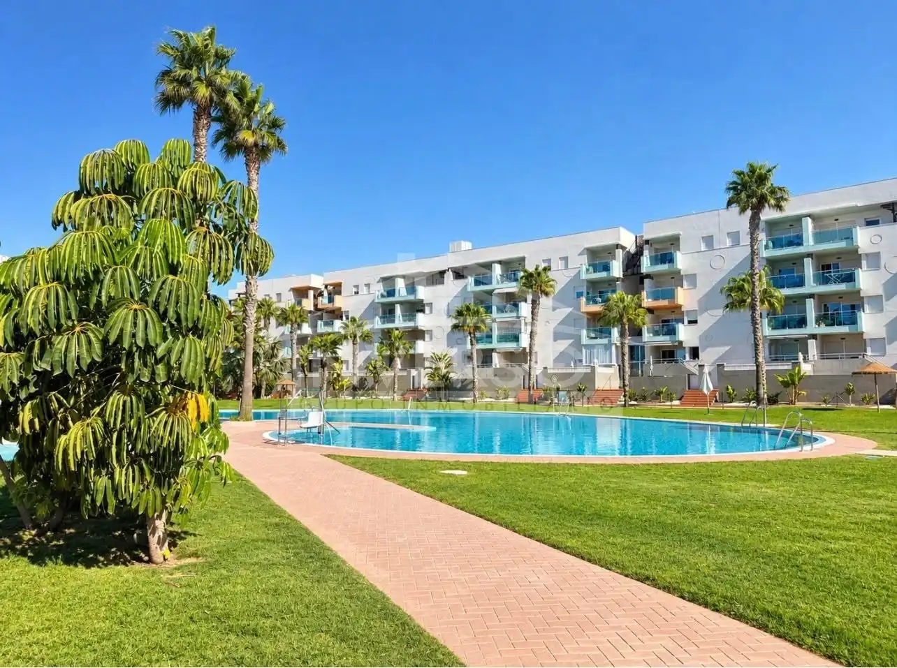 Erdgeschosswohnung mit Pool zum Verkauf in Calle Marea 4