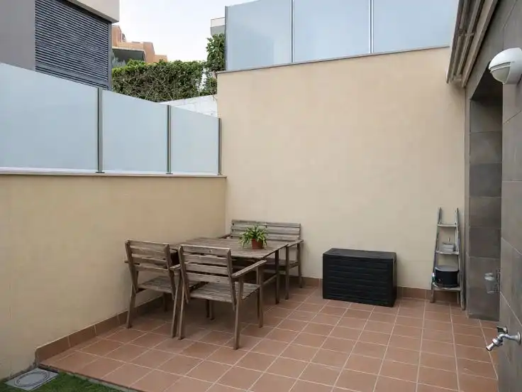 Reihenhaus mit Pool zum Verkauf in Carrer Mossèn Cinto Verdaguer 10, imagen 9