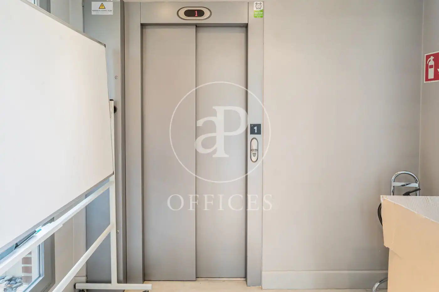 Office for rent in Madrid  with Air Conditioner