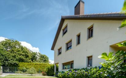 Vista exterior de Casa o xalet en venda en Negreira amb Aire condicionat, Calefacció i Jardí privat