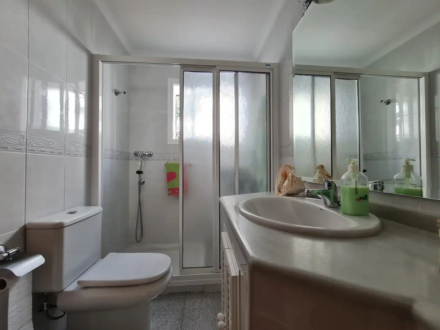 Bathroom of Houses for sale in Camas  with Air Conditioner, Terrace and Storage room