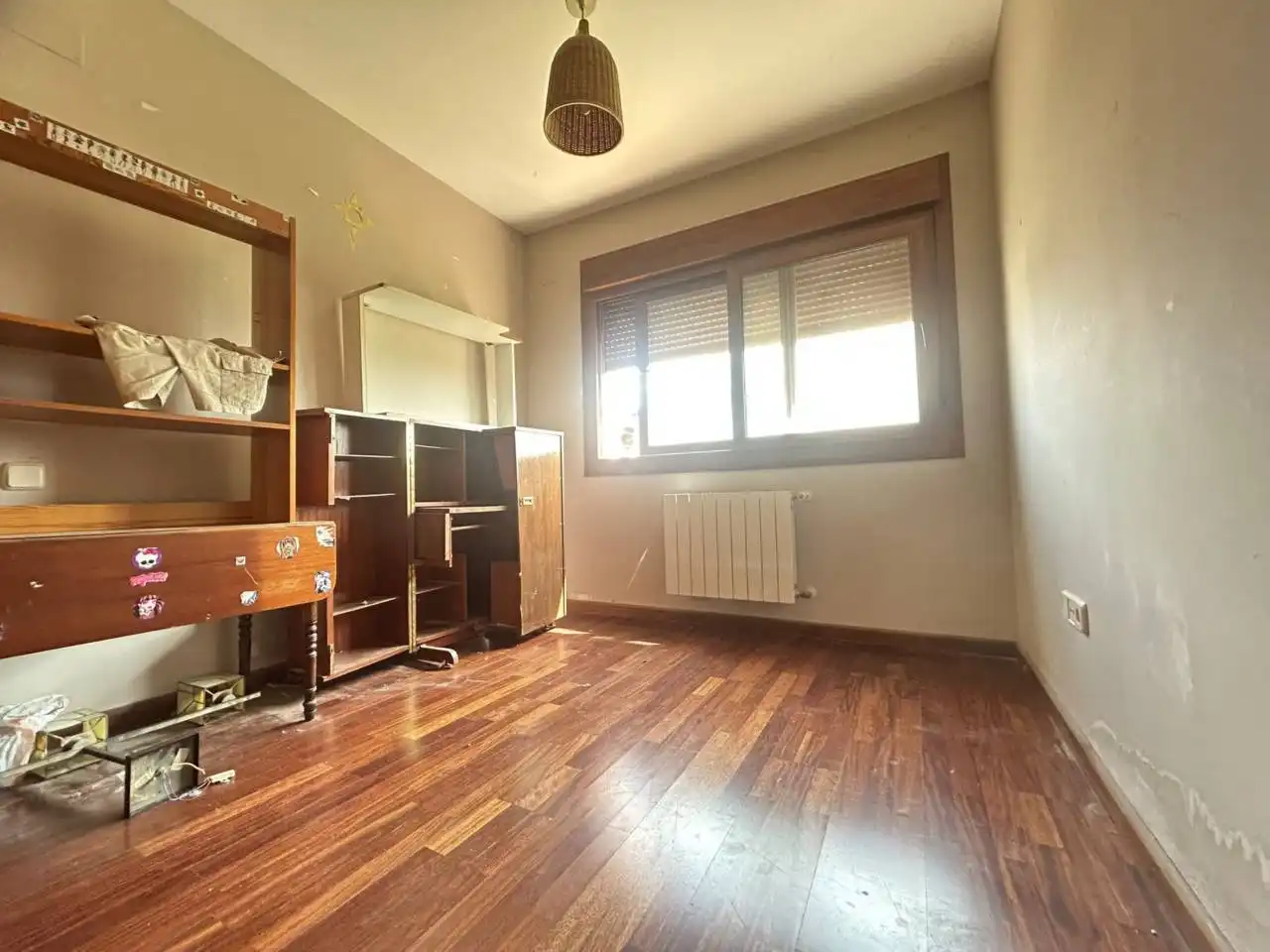 Schlafzimmer von Haus oder Chalet zum Verkauf in Layos mit Heizung, Privatgarten und Terrasse