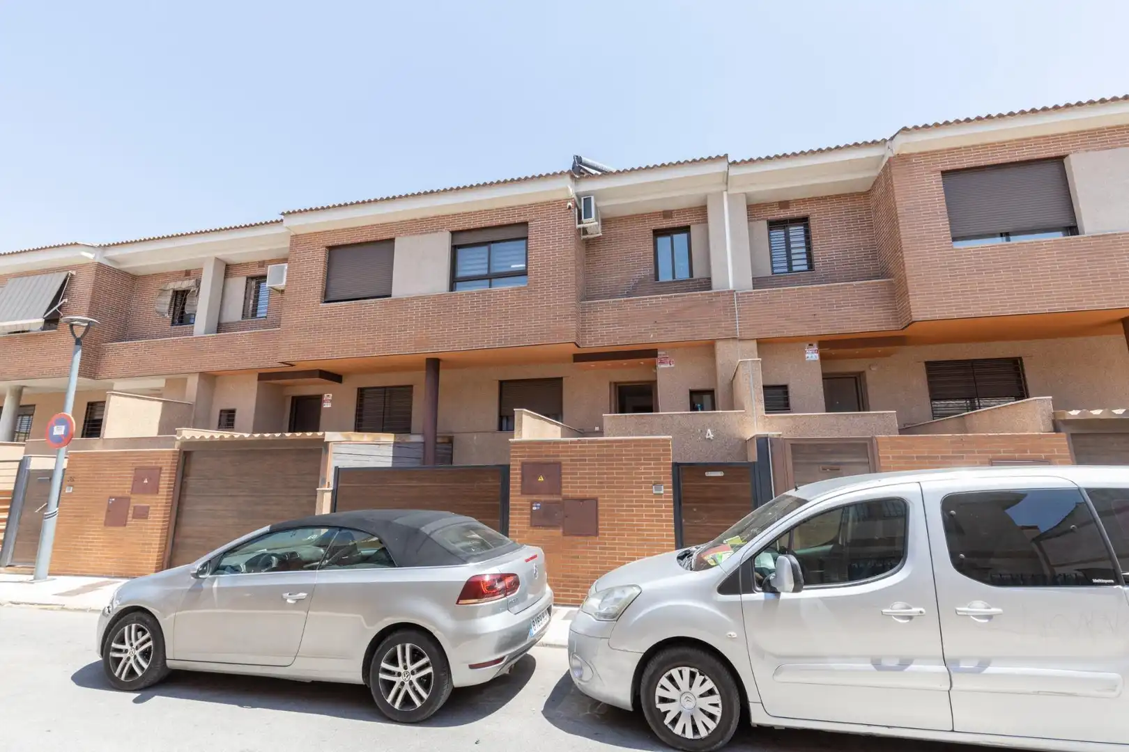 Vista exterior de Casa adosada en venda en Pulianas amb Aire condicionat, Calefacció i Terrassa
